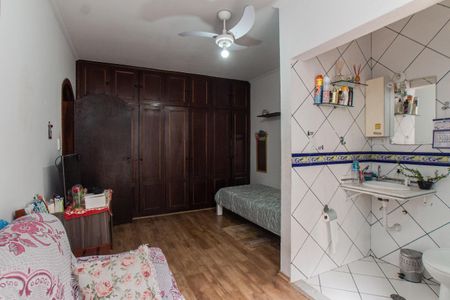 Casa à venda com 500m², 3 quartos e 5 vagas Casa à venda com 500m², 3 quartos e 5 vagasSuíte 2