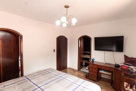 Casa à venda com 500m², 3 quartos e 5 vagas Casa à venda com 500m², 3 quartos e 5 vagasSuíte 1