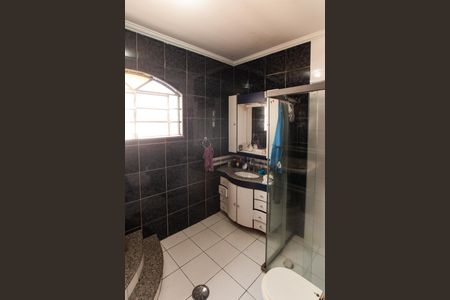 Casa à venda com 500m², 3 quartos e 5 vagas Casa à venda com 500m², 3 quartos e 5 vagasBanheiro da Suíte 1