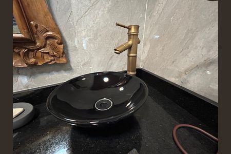 Casa à venda com 170m², 2 quartos e sem vagaLavabo