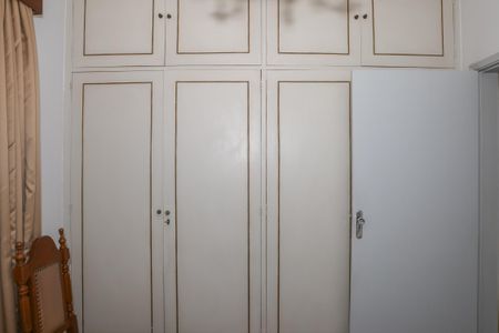 Casa à venda com 206m², 3 quartos e 4 vagas Casa à venda com 206m², 3 quartos e 4 vagasQuarto