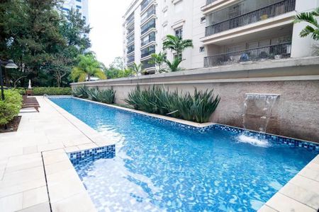Apartamento à venda com 205m², 3 quartos e 3 vagasÁrea comum - Piscina