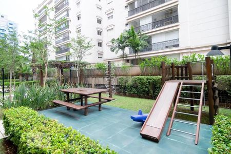 Apartamento à venda com 205m², 3 quartos e 3 vagasÁrea comum - Playground