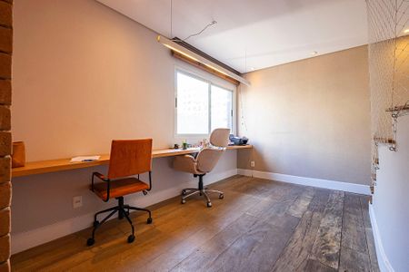 Apartamento à venda com 190m², 2 quartos e 3 vagas Apartamento à venda com 190m², 2 quartos e 3 vagasSala