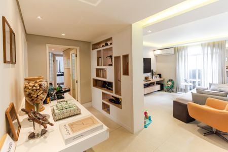 Apartamento à venda com 126m², 3 quartos e 2 vagas Apartamento à venda com 126m², 3 quartos e 2 vagasSala