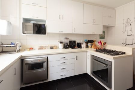 Apartamento à venda com 126m², 3 quartos e 2 vagas Apartamento à venda com 126m², 3 quartos e 2 vagasCozinha