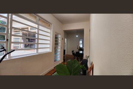 Casa à venda com 493m², 6 quartos e 3 vagasFoto 02