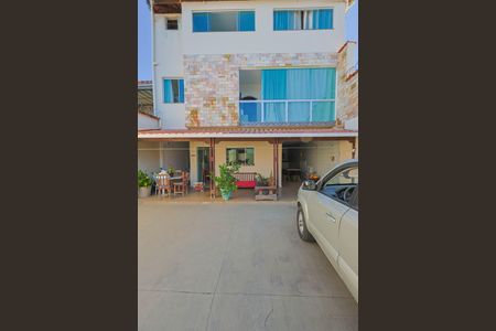 Casa à venda com 220m², 4 quartos e 6 vagas Casa à venda com 220m², 4 quartos e 6 vagasVaranda da Sala