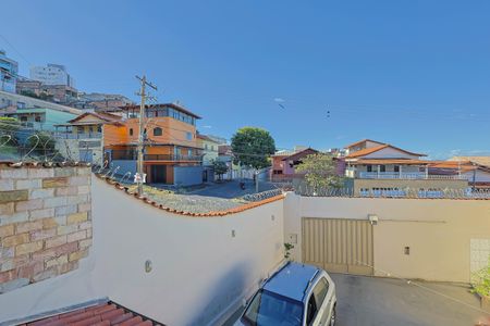 Casa à venda com 220m², 4 quartos e 6 vagas Casa à venda com 220m², 4 quartos e 6 vagasQuarto 4 - Suíte