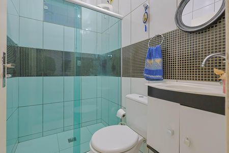 Casa à venda com 220m², 4 quartos e 6 vagas Casa à venda com 220m², 4 quartos e 6 vagasBanheiro 2