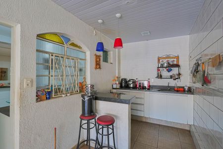 Casa à venda com 220m², 4 quartos e 6 vagas Casa à venda com 220m², 4 quartos e 6 vagasÁrea Gourmet