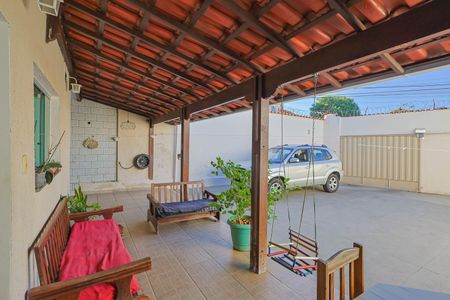 Casa à venda com 220m², 4 quartos e 6 vagas Casa à venda com 220m², 4 quartos e 6 vagasVaranda da Sala