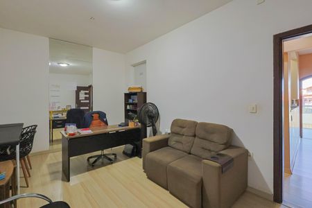 Casa à venda com 220m², 4 quartos e 6 vagas Casa à venda com 220m², 4 quartos e 6 vagasQuarto 1