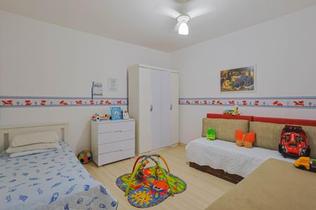 Casa à venda com 220m², 4 quartos e 6 vagas Casa à venda com 220m², 4 quartos e 6 vagasQuarto 2