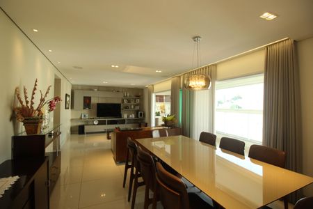 Apartamento à venda com 170m², 4 quartos e 4 vagasSala