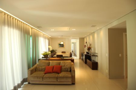 Apartamento à venda com 170m², 4 quartos e 4 vagasSala