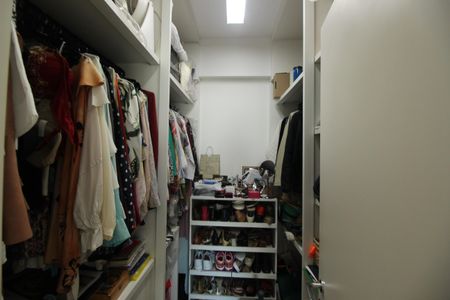 Apartamento à venda com 170m², 4 quartos e 4 vagasCloset - Quarto 3