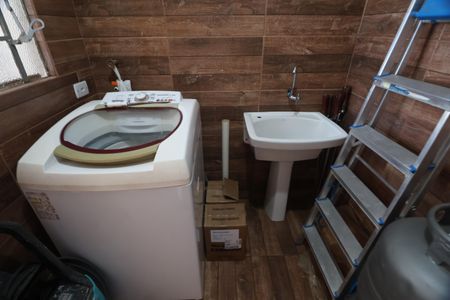 Casa à venda com 125m², 4 quartos e 3 vagasLavanderia Casa 2