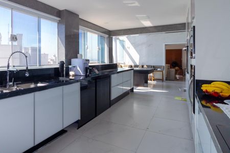 Apartamento à venda com 238m², 4 quartos e 4 vagas Apartamento à venda com 238m², 4 quartos e 4 vagasCozinha