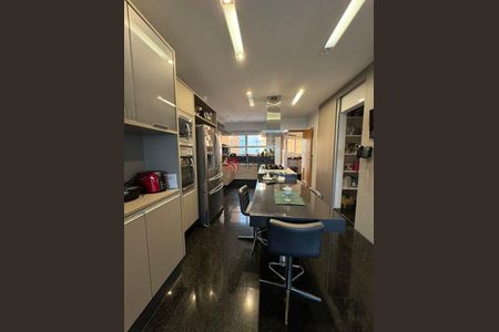 Apartamento à venda com 202m², 3 quartos e 4 vagas