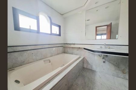 Apartamento à venda com 234m², 3 quartos e 4 vagas