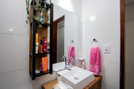 Casa à venda com 150m², 3 quartos e sem vaga Casa à venda com 150m², 3 quartos e sem vagaBanheiro