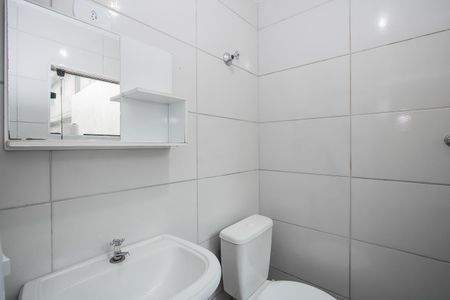 Casa à venda com 150m², 3 quartos e sem vaga Casa à venda com 150m², 3 quartos e sem vagaBanheiro