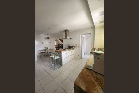 Apartamento à venda com 315m², 4 quartos e 5 vagas