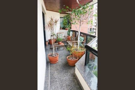 Apartamento à venda com 137m², 3 quartos e 4 vagas