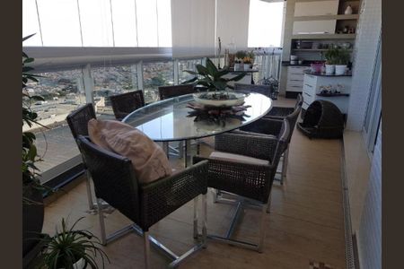 Apartamento à venda com 330m², 4 quartos e 6 vagas