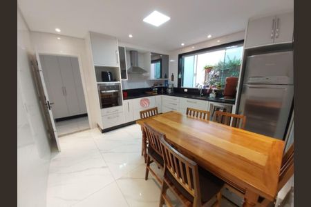 Casa à venda com 280m², 3 quartos e 2 vagas