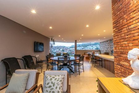 Casa à venda com 538m², 5 quartos e 4 vagas Casa à venda com 538m², 5 quartos e 4 vagasSala