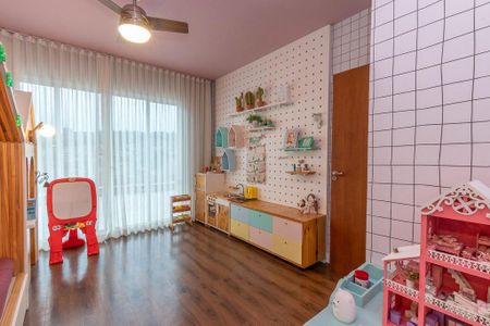 Casa à venda com 538m², 5 quartos e 4 vagas Casa à venda com 538m², 5 quartos e 4 vagasQuarto 1