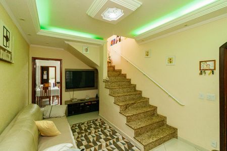 Casa à venda com 260m², 4 quartos e 2 vagas Casa à venda com 260m², 4 quartos e 2 vagasSala