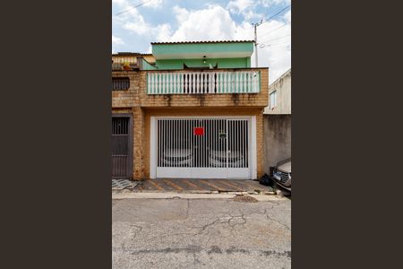 Casa à venda com 260m², 4 quartos e 2 vagas Casa à venda com 260m², 4 quartos e 2 vagasFachada