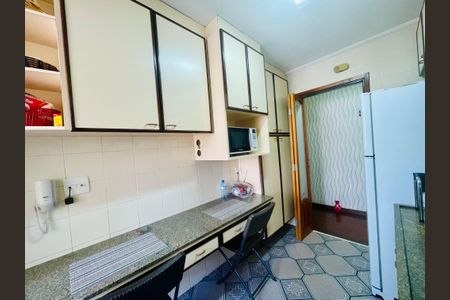 Apartamento à venda com 90m², 3 quartos e 2 vagas Apartamento à venda com 90m², 3 quartos e 2 vagasCozinha