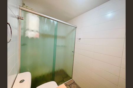 Apartamento à venda com 90m², 3 quartos e 2 vagas Apartamento à venda com 90m², 3 quartos e 2 vagasBanheiro 2