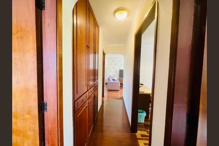 Apartamento à venda com 90m², 3 quartos e 2 vagas Apartamento à venda com 90m², 3 quartos e 2 vagasCorredor