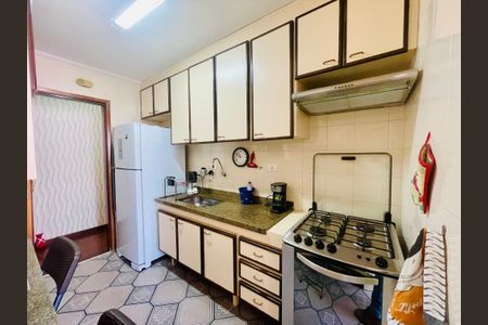 Apartamento à venda com 90m², 3 quartos e 2 vagas Apartamento à venda com 90m², 3 quartos e 2 vagasCozinha