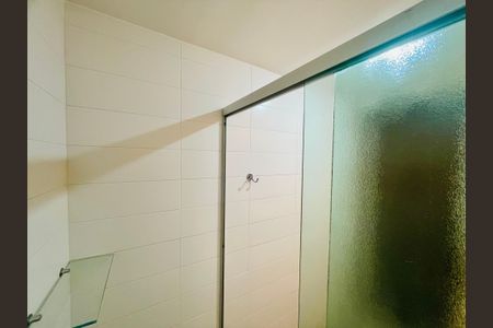 Apartamento à venda com 90m², 3 quartos e 2 vagas Apartamento à venda com 90m², 3 quartos e 2 vagasBanheiro 2