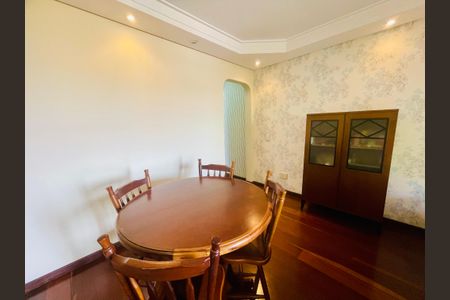 Apartamento à venda com 90m², 3 quartos e 2 vagas Apartamento à venda com 90m², 3 quartos e 2 vagasSala de Jantar