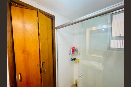 Apartamento à venda com 90m², 3 quartos e 2 vagas Apartamento à venda com 90m², 3 quartos e 2 vagasBanheiro 1