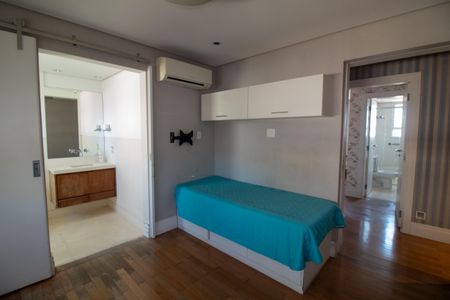 Apartamento à venda com 299m², 5 quartos e 5 vagasSuíte 2