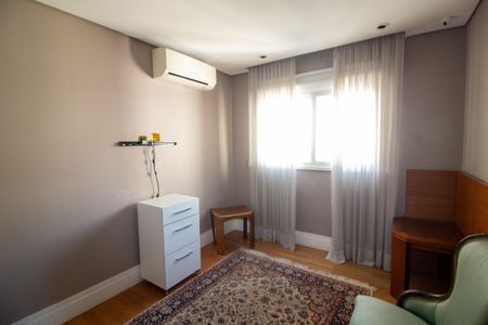 Apartamento à venda com 299m², 5 quartos e 5 vagasSuíte 1