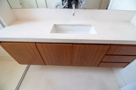 Apartamento à venda com 299m², 5 quartos e 5 vagasBanheiro da Suíte 3