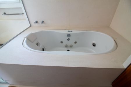 Apartamento à venda com 299m², 5 quartos e 5 vagasBanheiro da Suíte 4