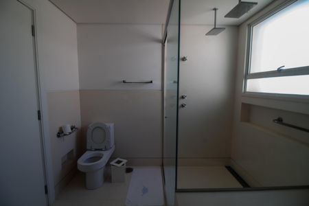 Apartamento à venda com 299m², 5 quartos e 5 vagasBanheiro da Suíte 4