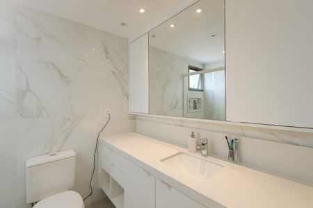 Apartamento à venda com 173m², 3 quartos e 3 vagas Apartamento à venda com 173m², 3 quartos e 3 vagasBanheiro da Suíte 3