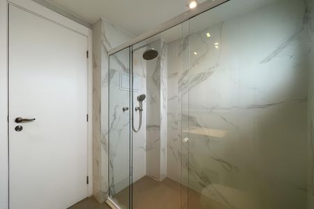 Apartamento à venda com 173m², 3 quartos e 3 vagas Apartamento à venda com 173m², 3 quartos e 3 vagasBanheiro da Suíte 1