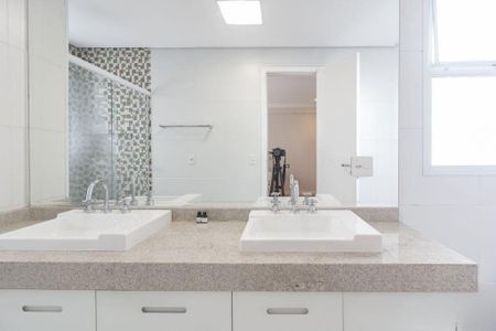 Apartamento à venda com 222m², 4 quartos e 4 vagas